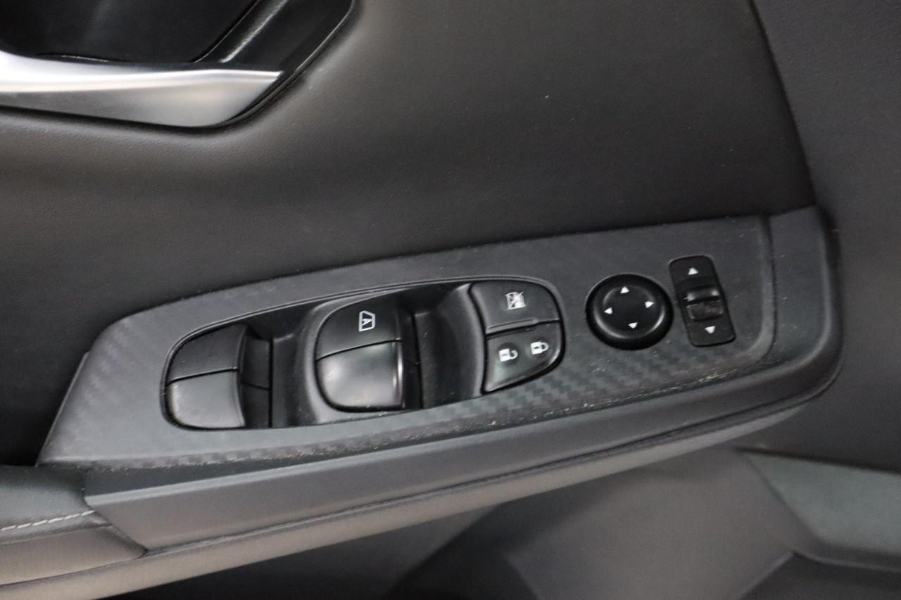 Nissan Sentra Vehicle Full-screen Gallery Image 10