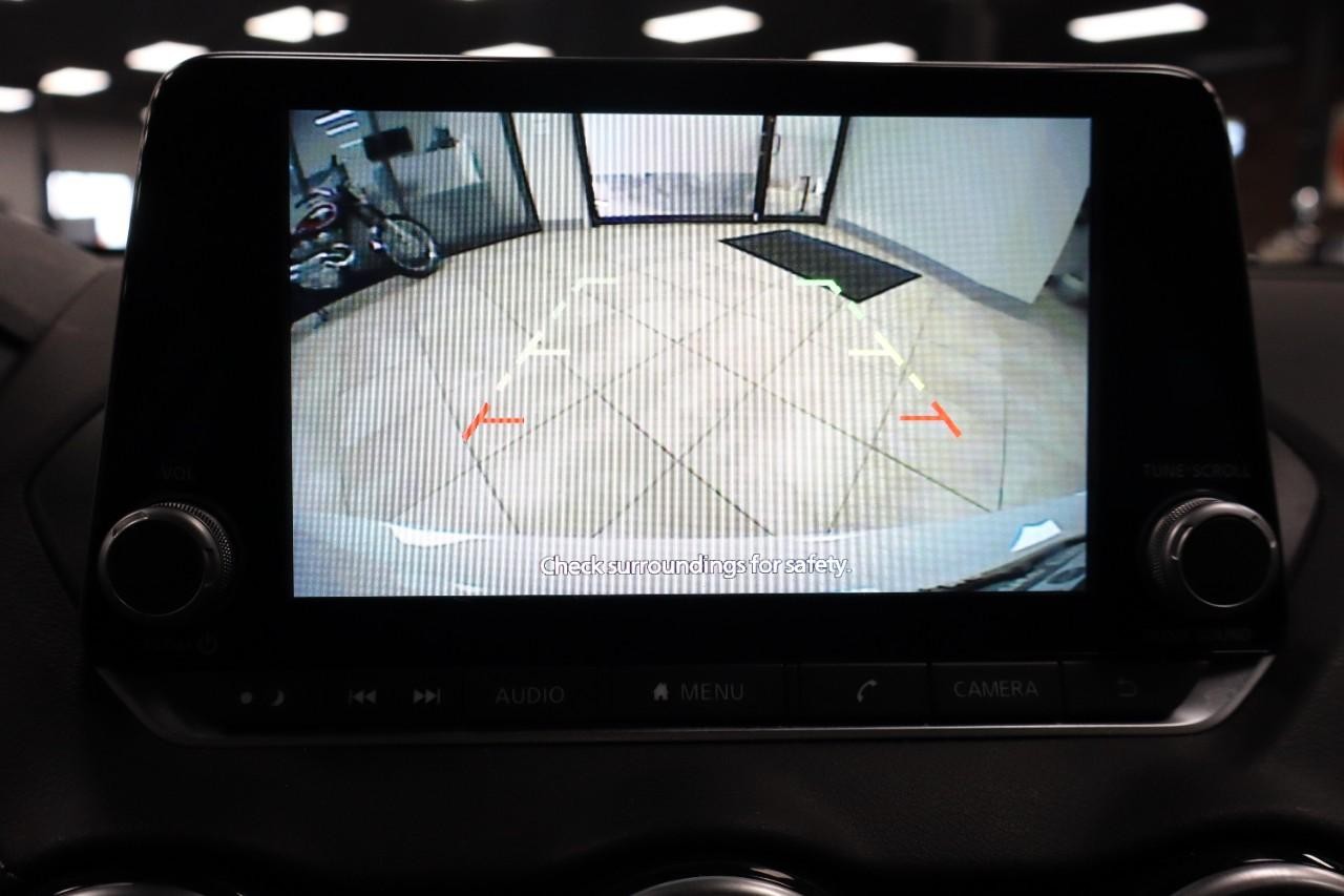 Nissan Sentra Vehicle Full-screen Gallery Image 14