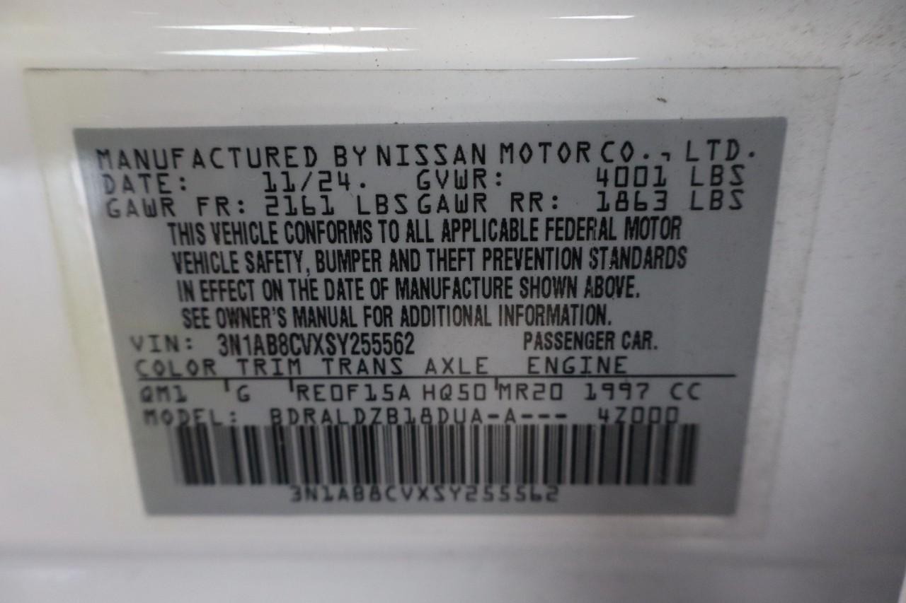 Nissan Sentra Vehicle Full-screen Gallery Image 22