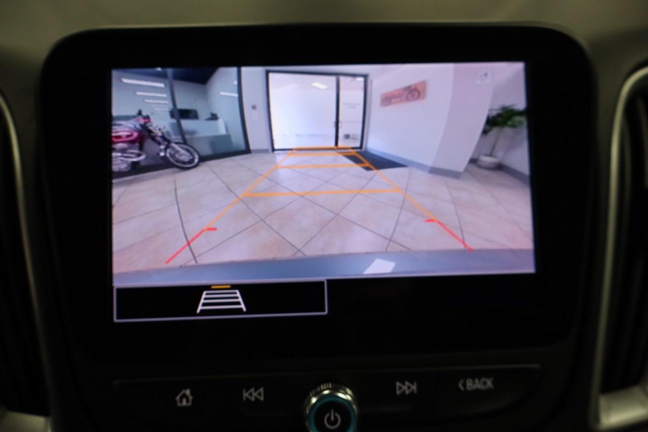 Chevrolet Malibu Vehicle Full-screen Gallery Image 14