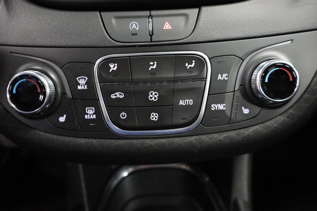 Chevrolet Malibu Vehicle Full-screen Gallery Image 16