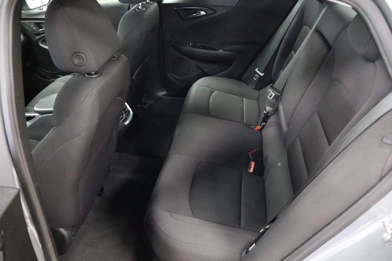 Chevrolet Malibu Vehicle Full-screen Gallery Image 17