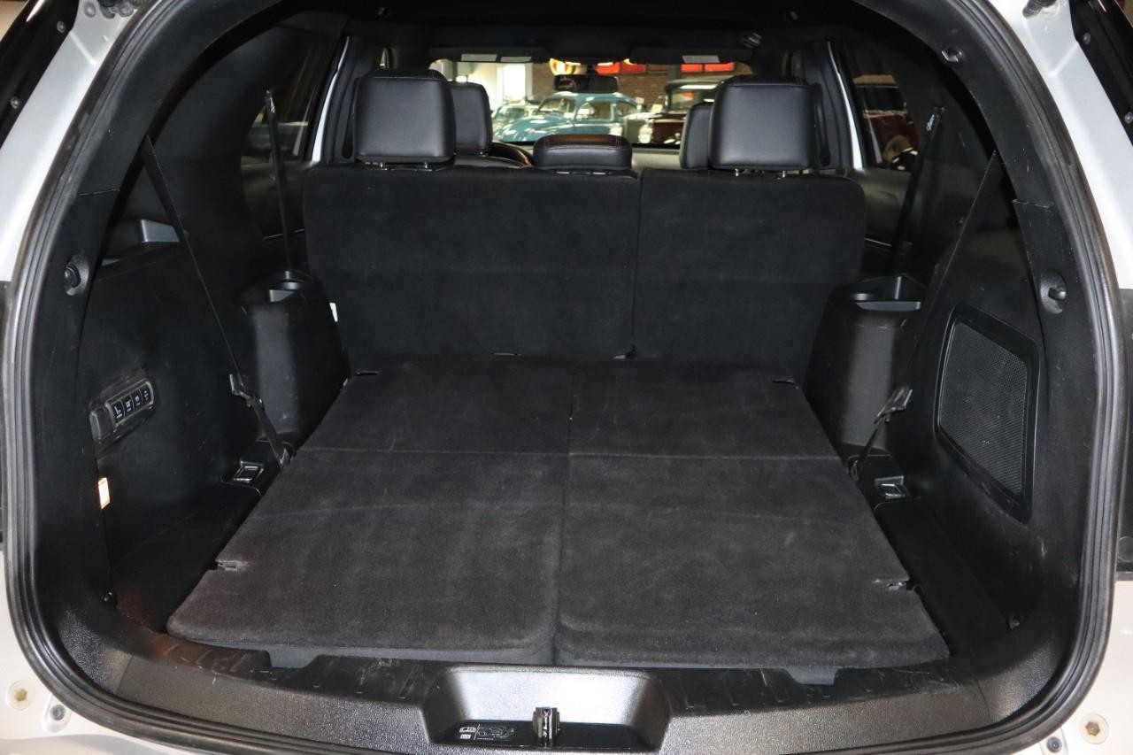 Ford Explorer Vehicle Full-screen Gallery Image 21