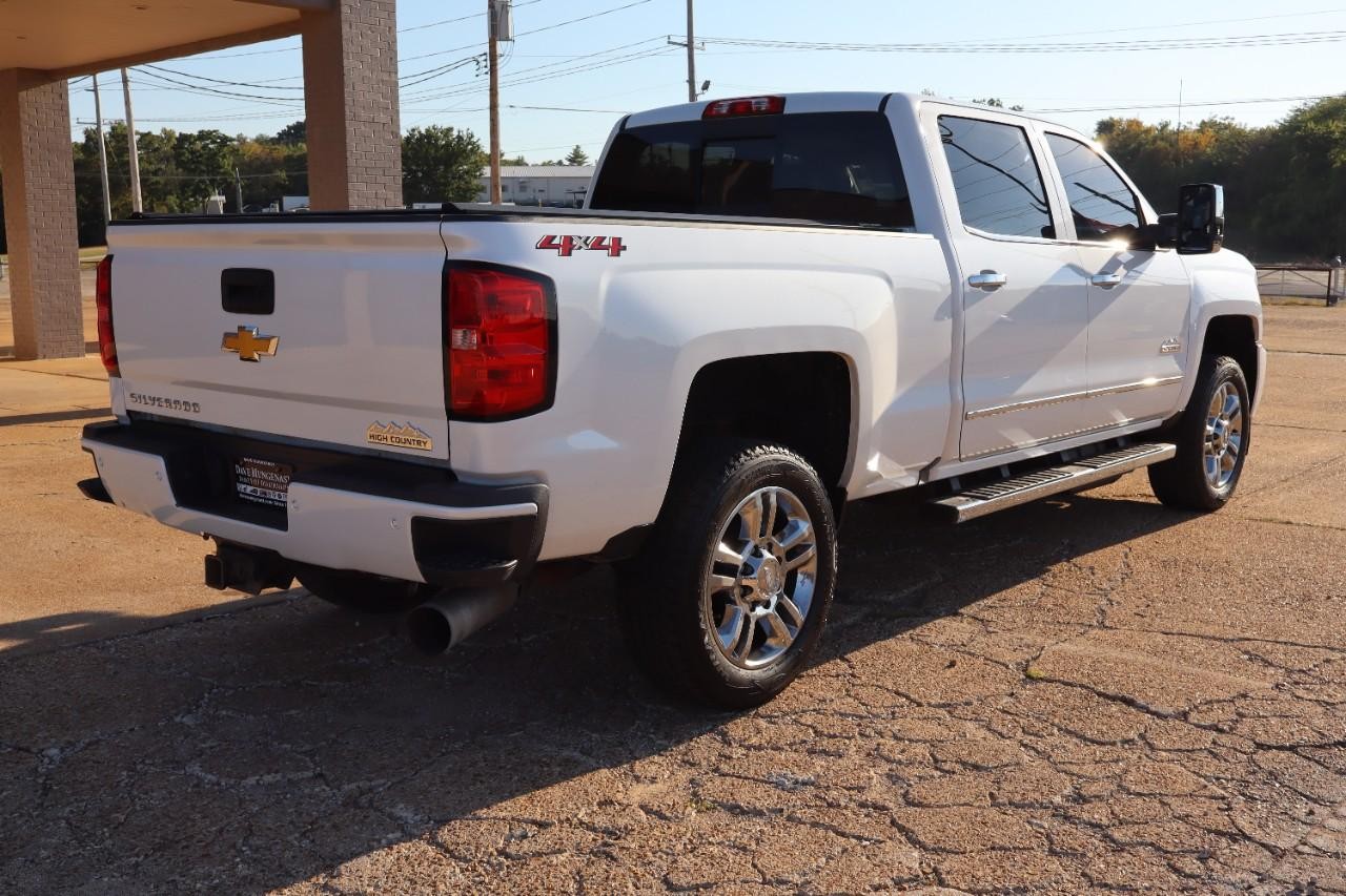 Chevrolet Silverado 2500HD Vehicle Full-screen Gallery Image 5