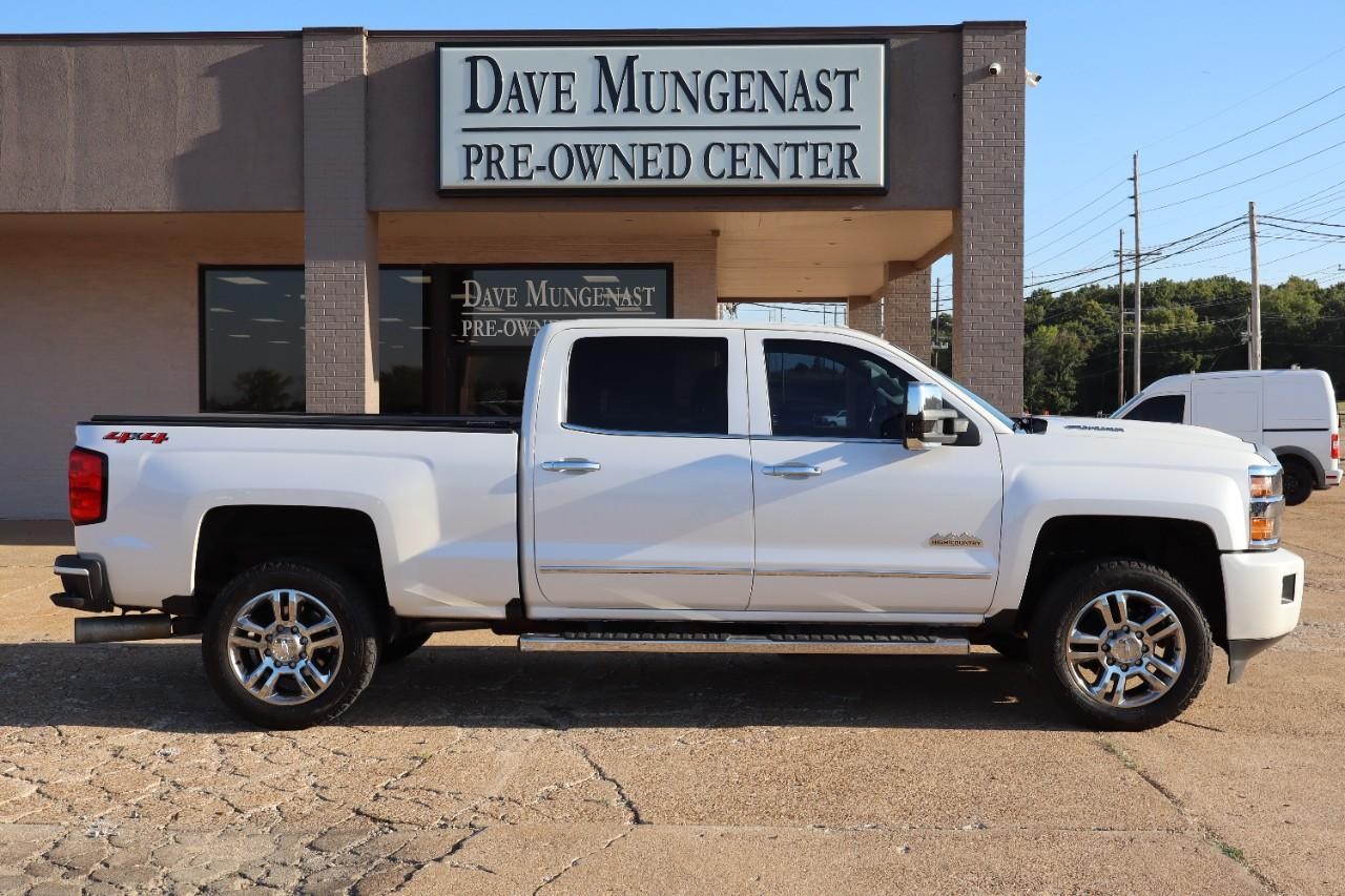 Chevrolet Silverado 2500HD Vehicle Full-screen Gallery Image 6