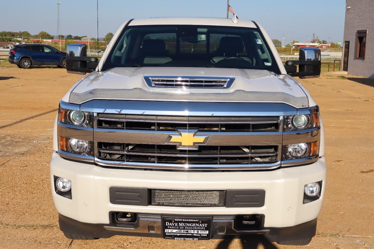 Chevrolet Silverado 2500HD Vehicle Full-screen Gallery Image 8