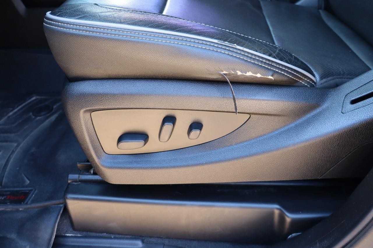 Chevrolet Silverado 2500HD Vehicle Full-screen Gallery Image 10