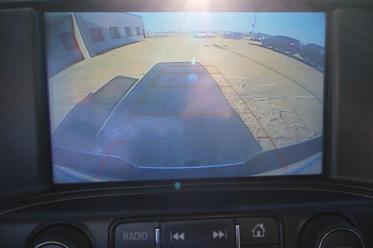 Chevrolet Silverado 2500HD Vehicle Full-screen Gallery Image 14