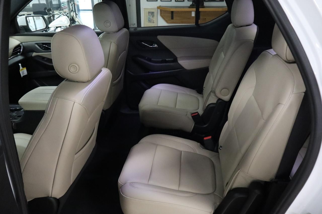 Chevrolet Traverse Vehicle Full-screen Gallery Image 18