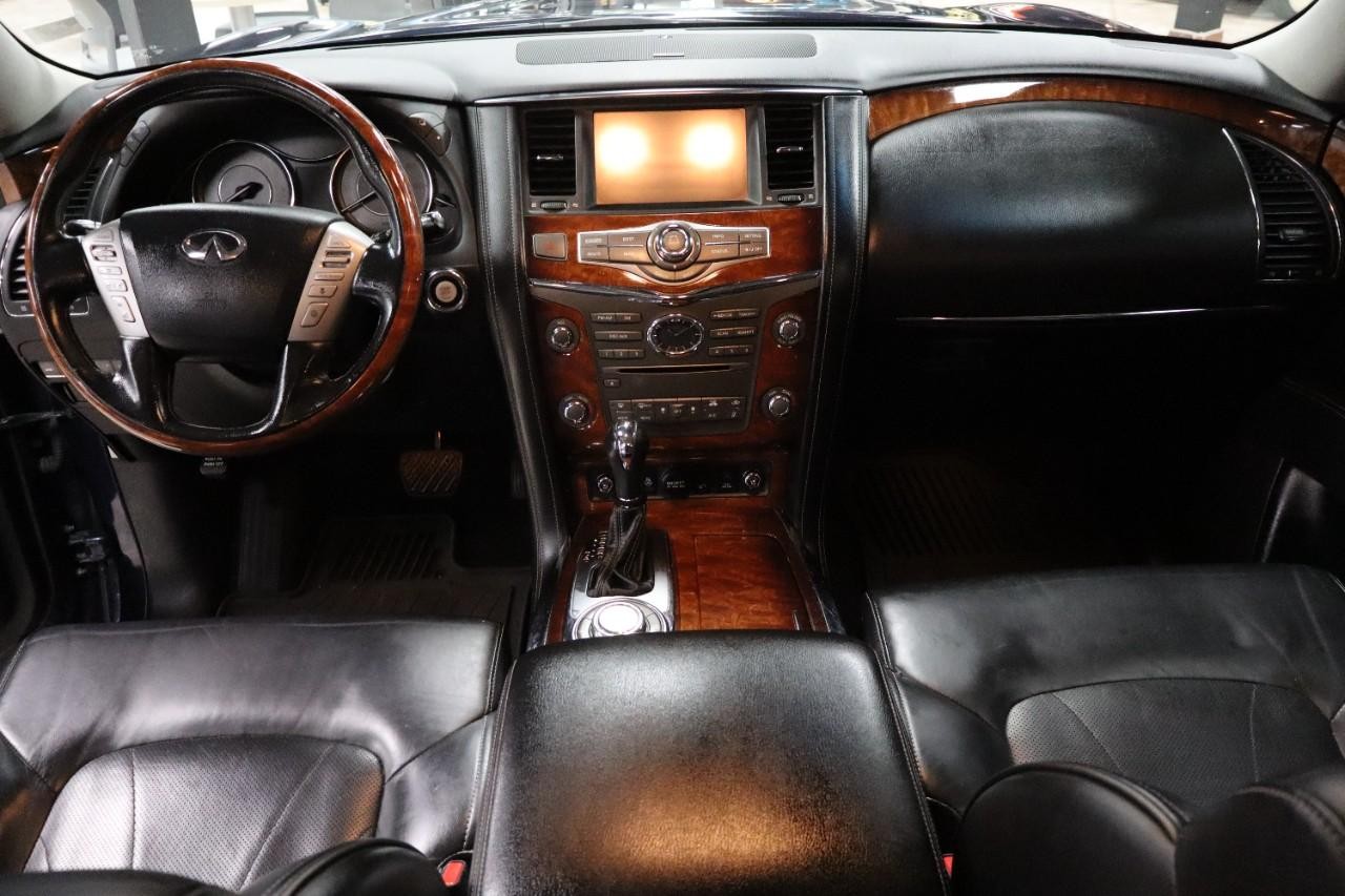 INFINITI QX80 Vehicle Full-screen Gallery Image 12