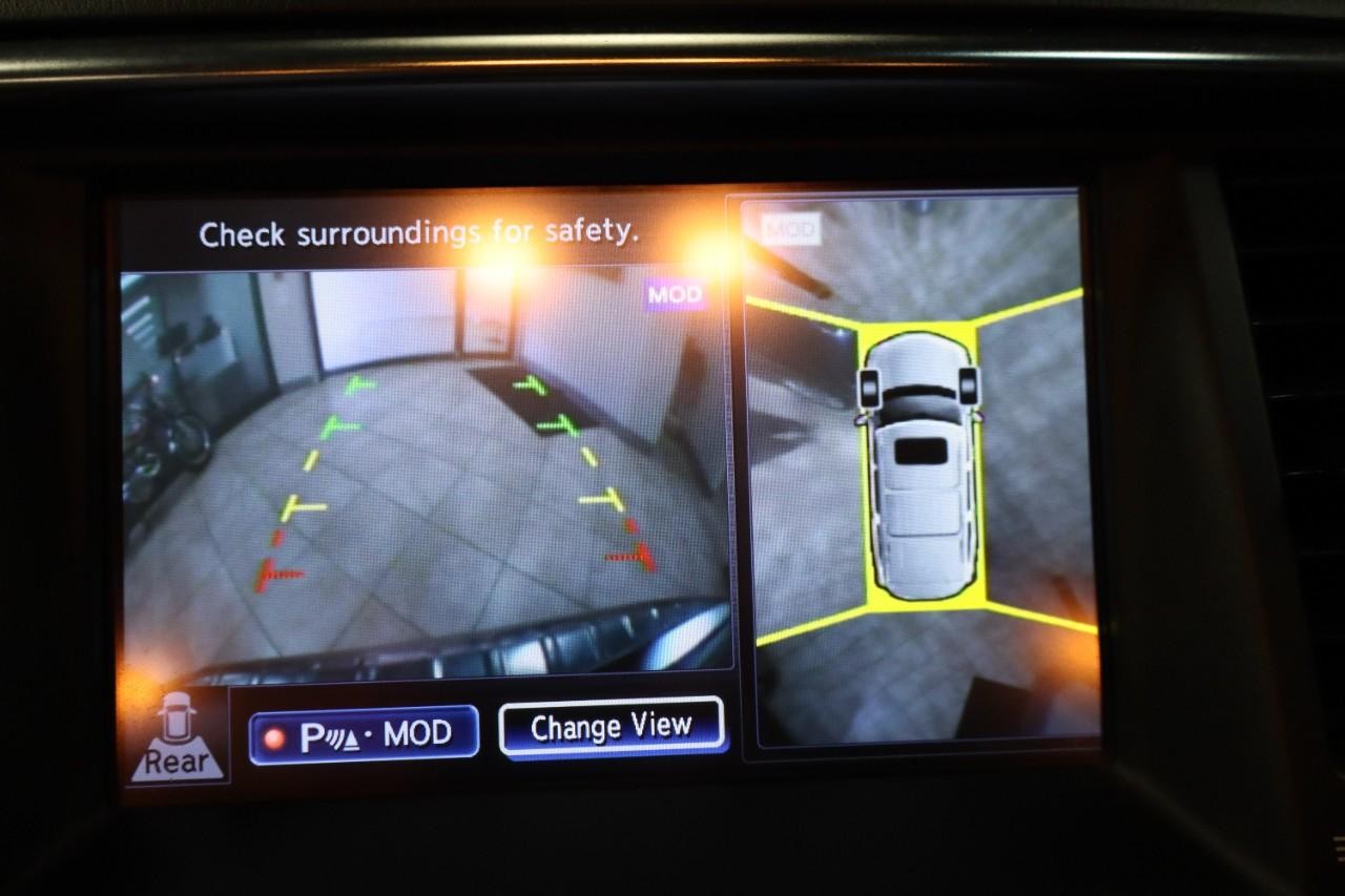 INFINITI QX80 Vehicle Full-screen Gallery Image 14