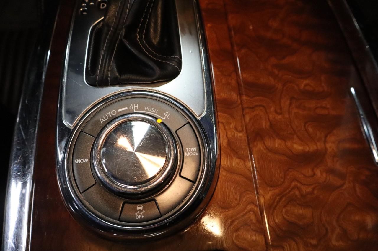 INFINITI QX80 Vehicle Full-screen Gallery Image 17