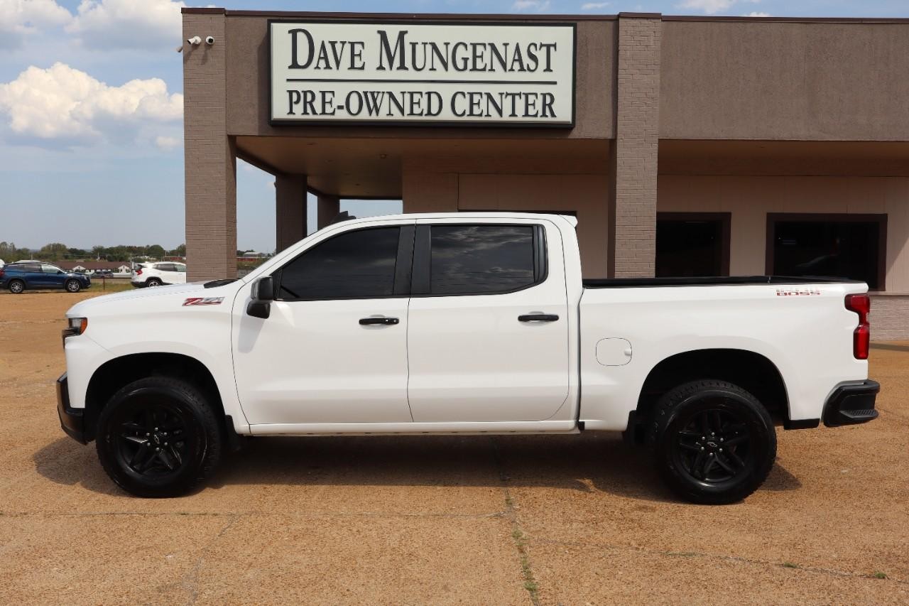 Chevrolet Silverado 1500 Vehicle Full-screen Gallery Image 2