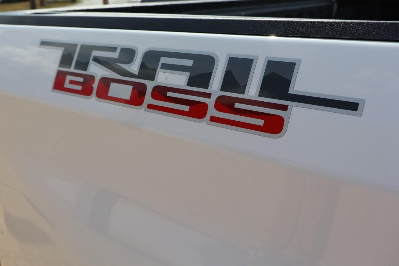 Chevrolet Silverado 1500 Vehicle Full-screen Gallery Image 10