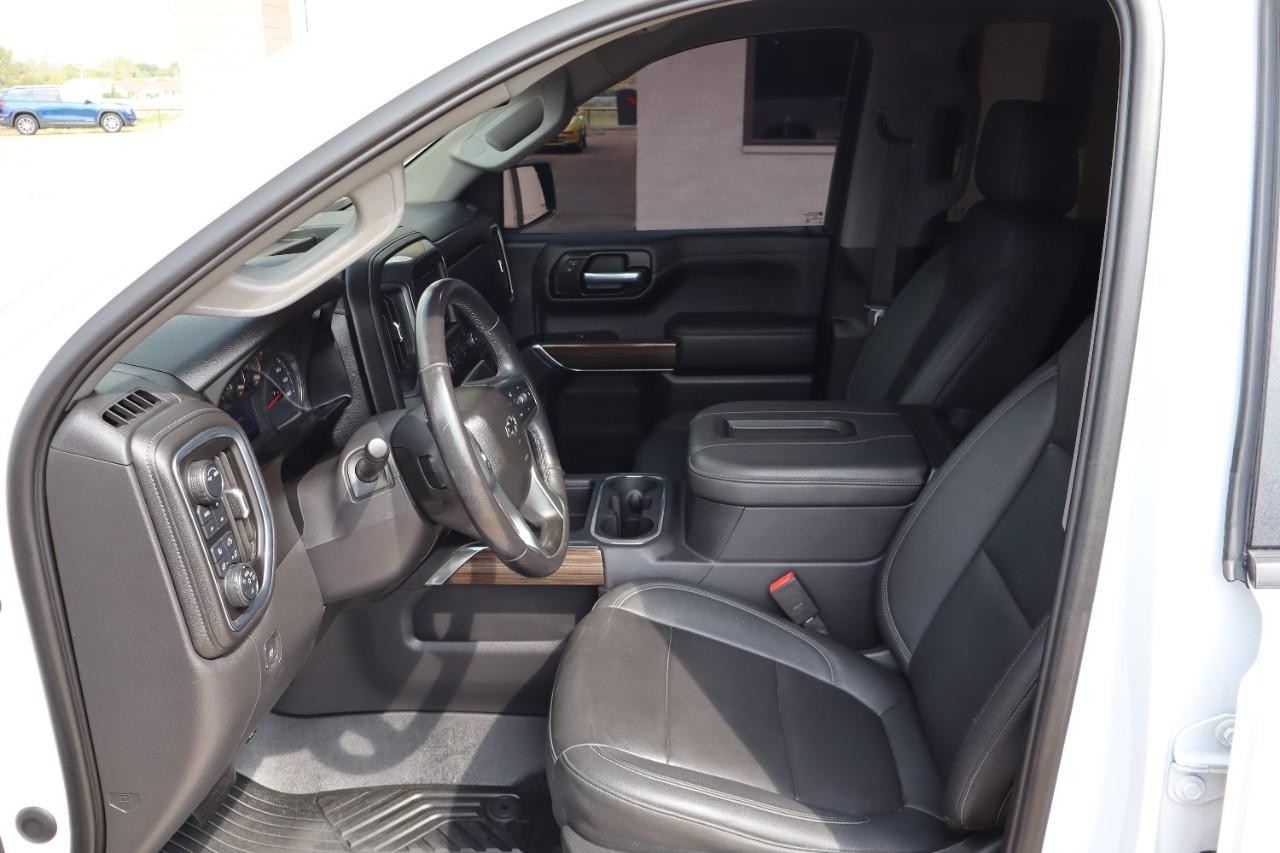 Chevrolet Silverado 1500 Vehicle Full-screen Gallery Image 12