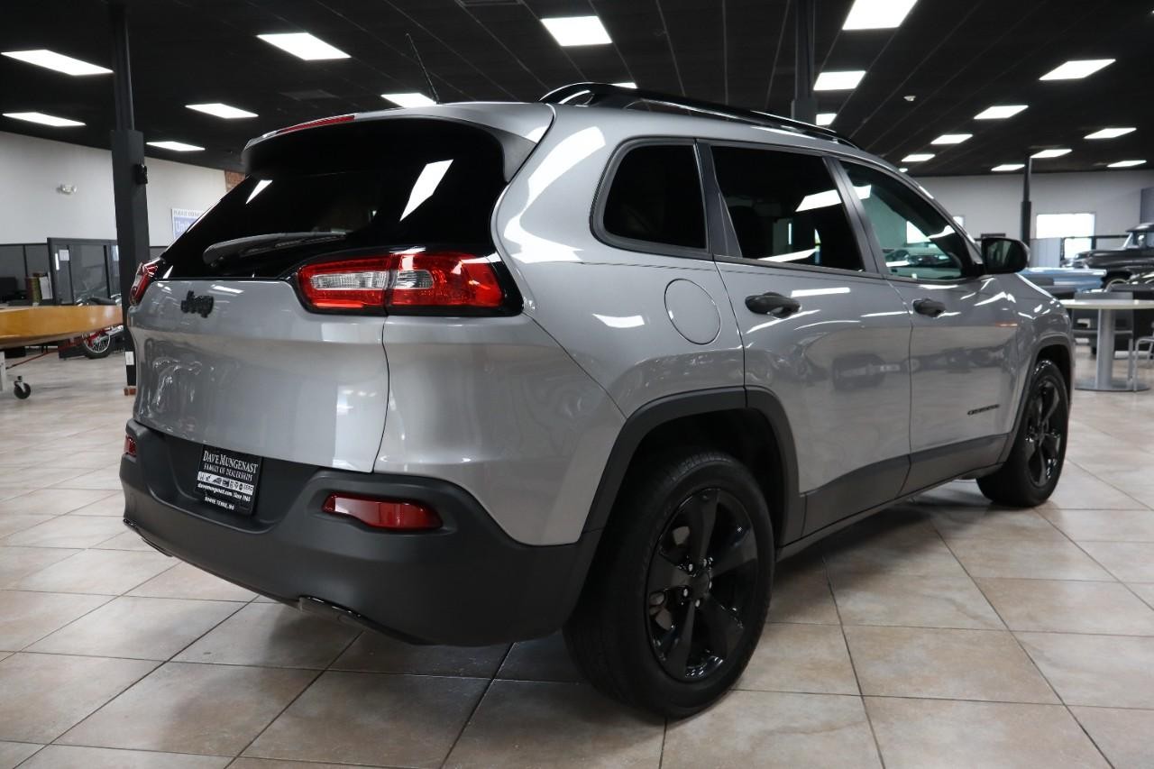 Jeep Cherokee Vehicle Full-screen Gallery Image 5
