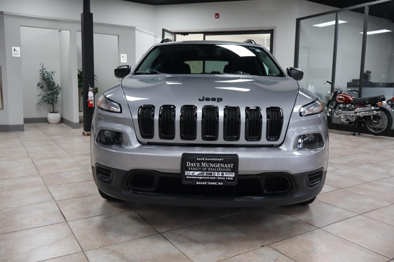 Jeep Cherokee Vehicle Full-screen Gallery Image 8