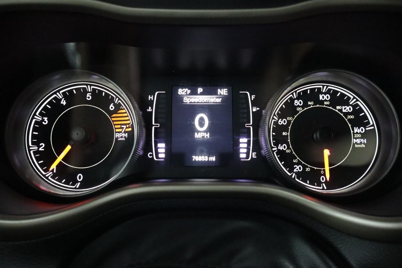 Jeep Cherokee Vehicle Full-screen Gallery Image 15