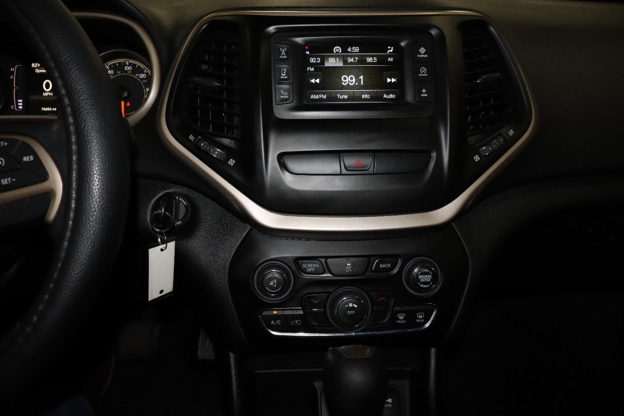 Jeep Cherokee Vehicle Full-screen Gallery Image 16