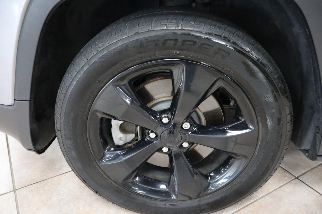 Jeep Cherokee Vehicle Full-screen Gallery Image 21