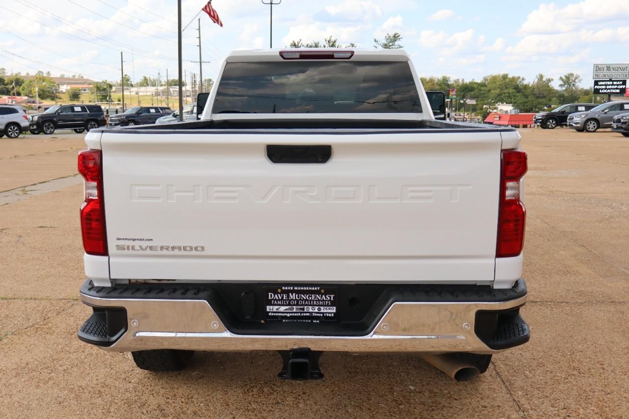 Chevrolet Silverado 2500HD Vehicle Full-screen Gallery Image 4