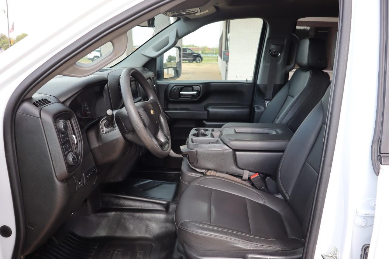 Chevrolet Silverado 2500HD Vehicle Full-screen Gallery Image 9