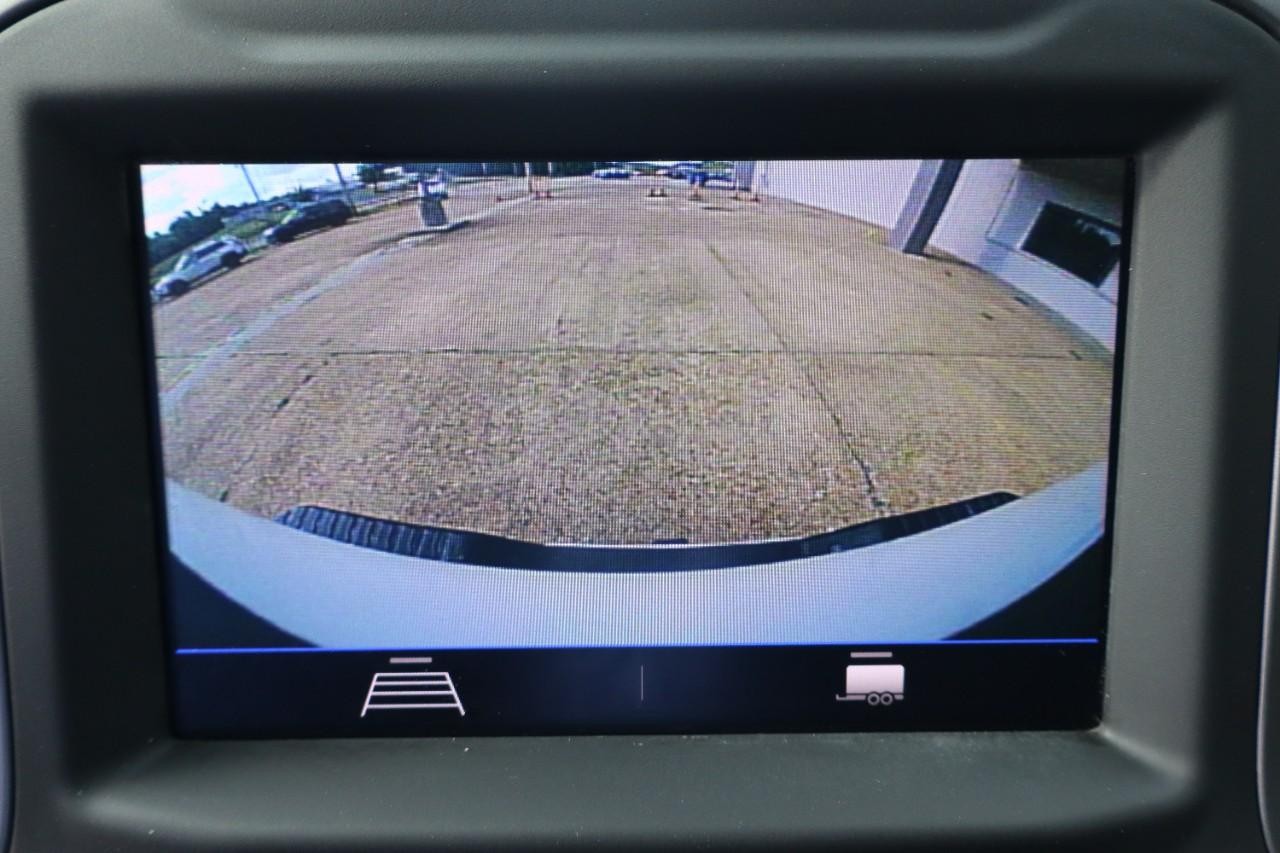 Chevrolet Silverado 2500HD Vehicle Full-screen Gallery Image 13