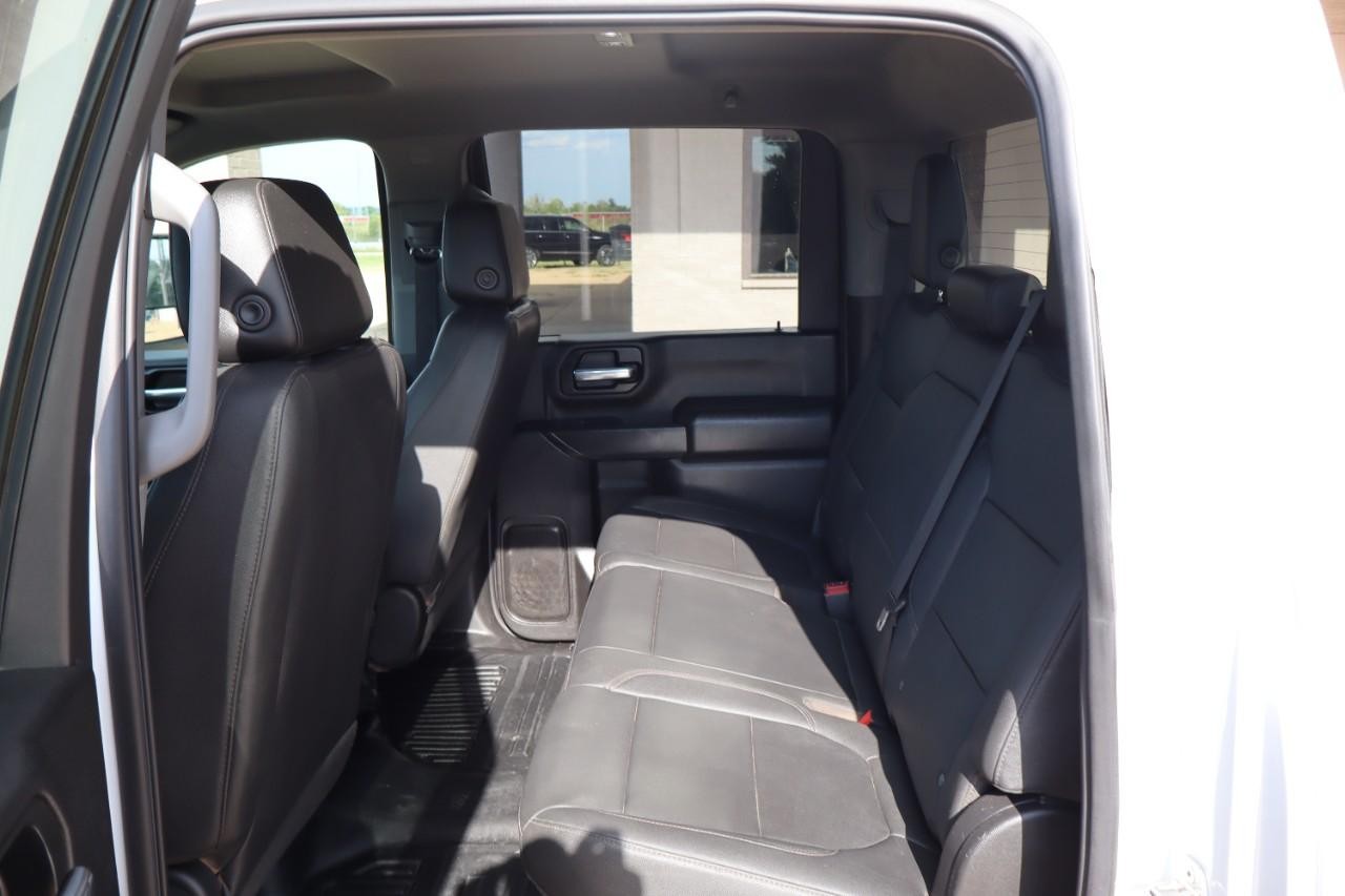 Chevrolet Silverado 2500HD Vehicle Full-screen Gallery Image 17