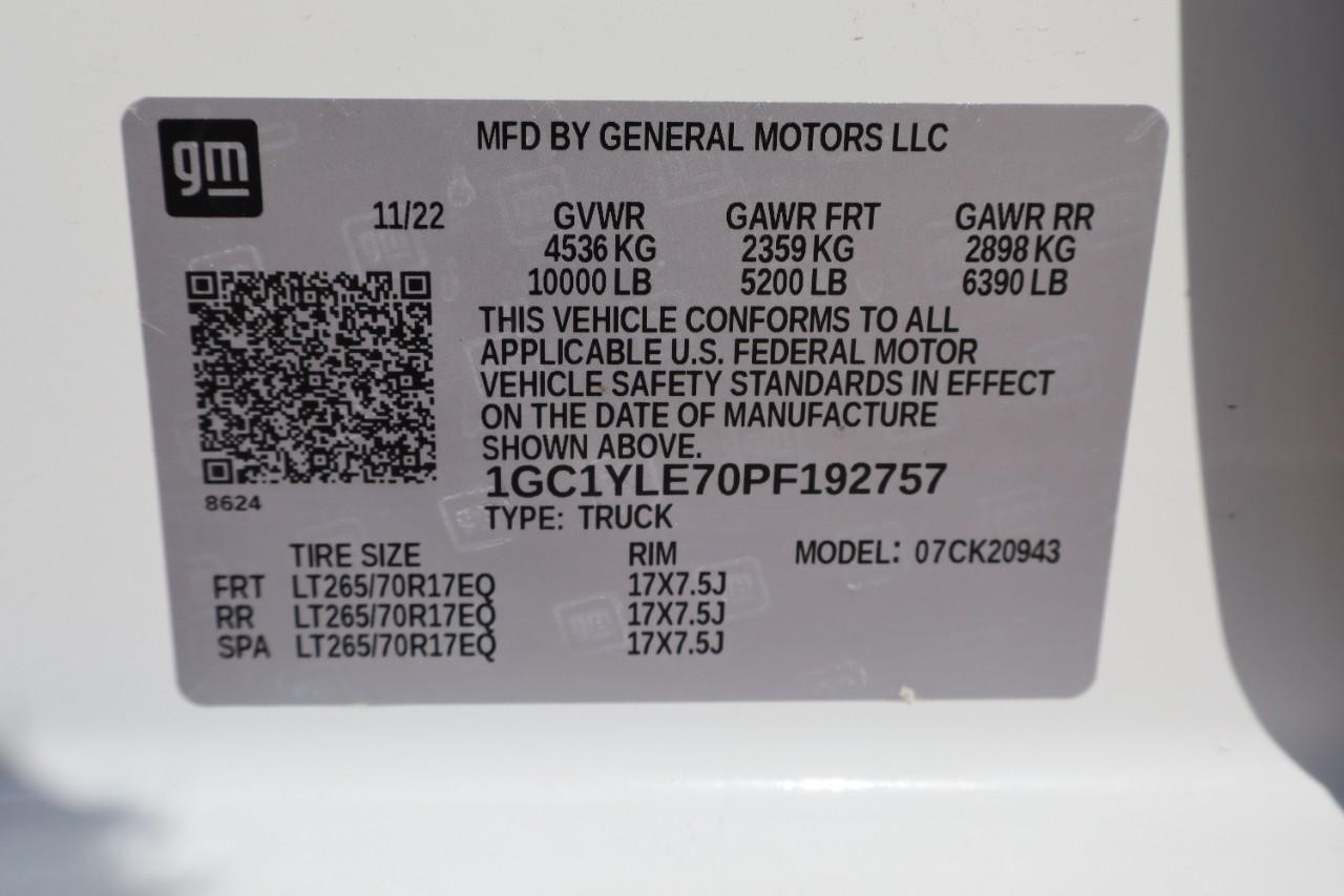 Chevrolet Silverado 2500HD Vehicle Full-screen Gallery Image 19