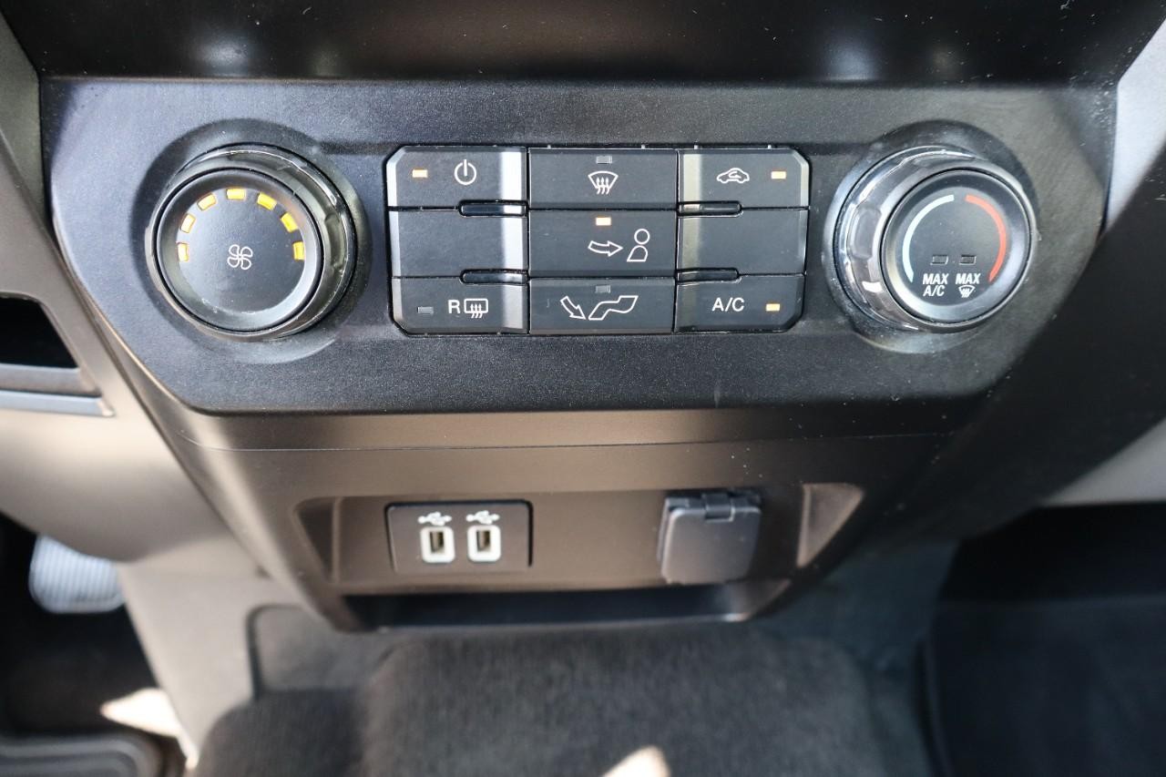 Ford F-150 Vehicle Full-screen Gallery Image 16