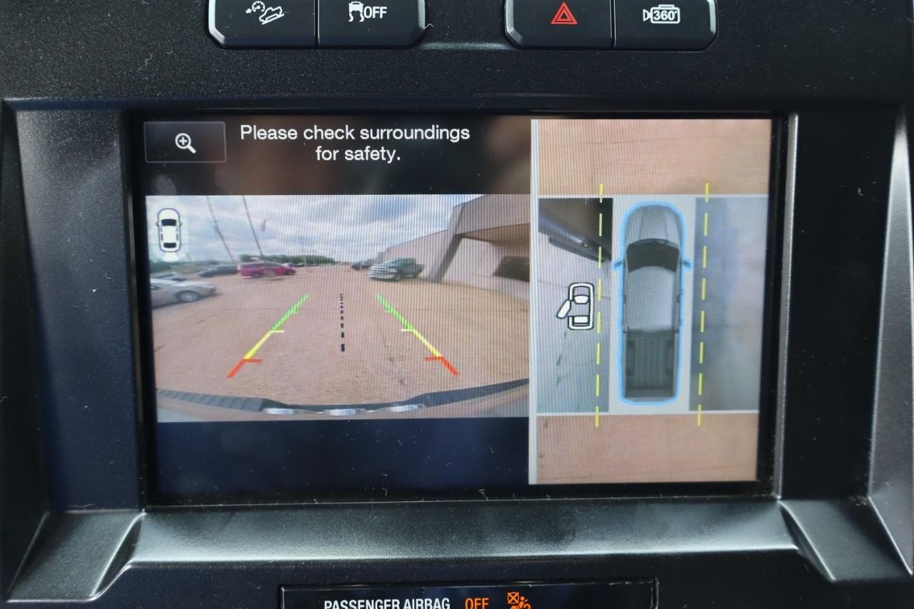 Ford F-150 Vehicle Full-screen Gallery Image 14