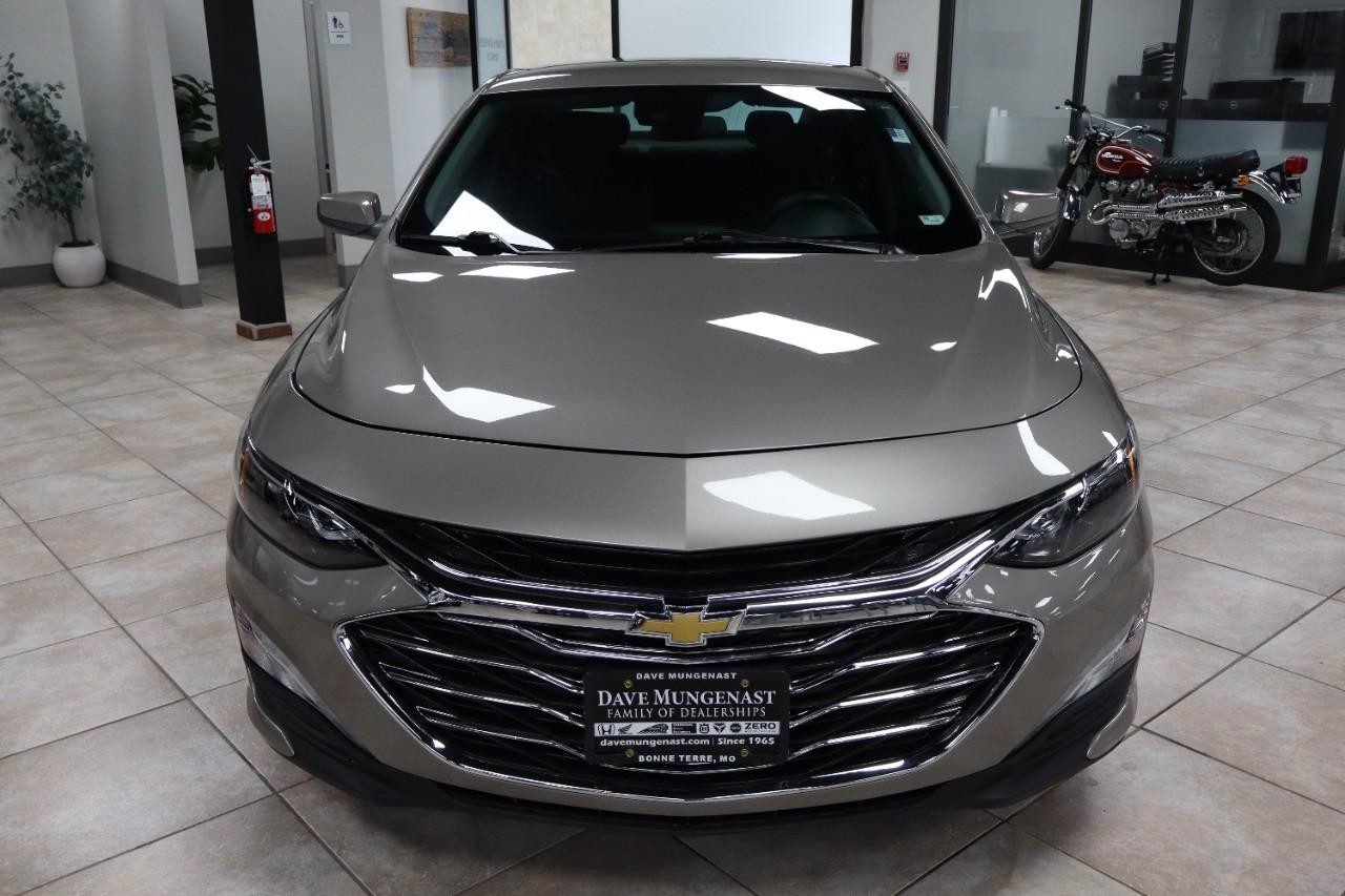 Chevrolet Malibu Vehicle Full-screen Gallery Image 8