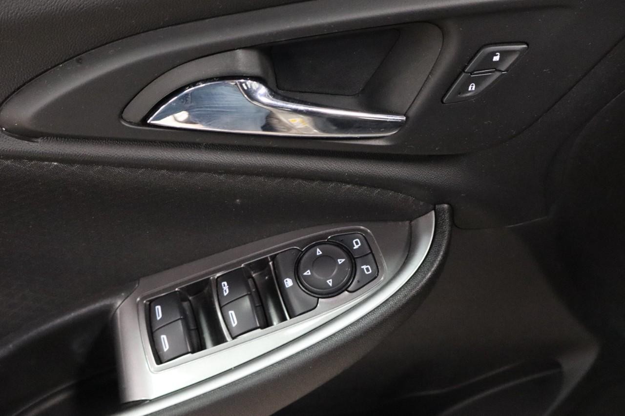 Chevrolet Malibu Vehicle Full-screen Gallery Image 11