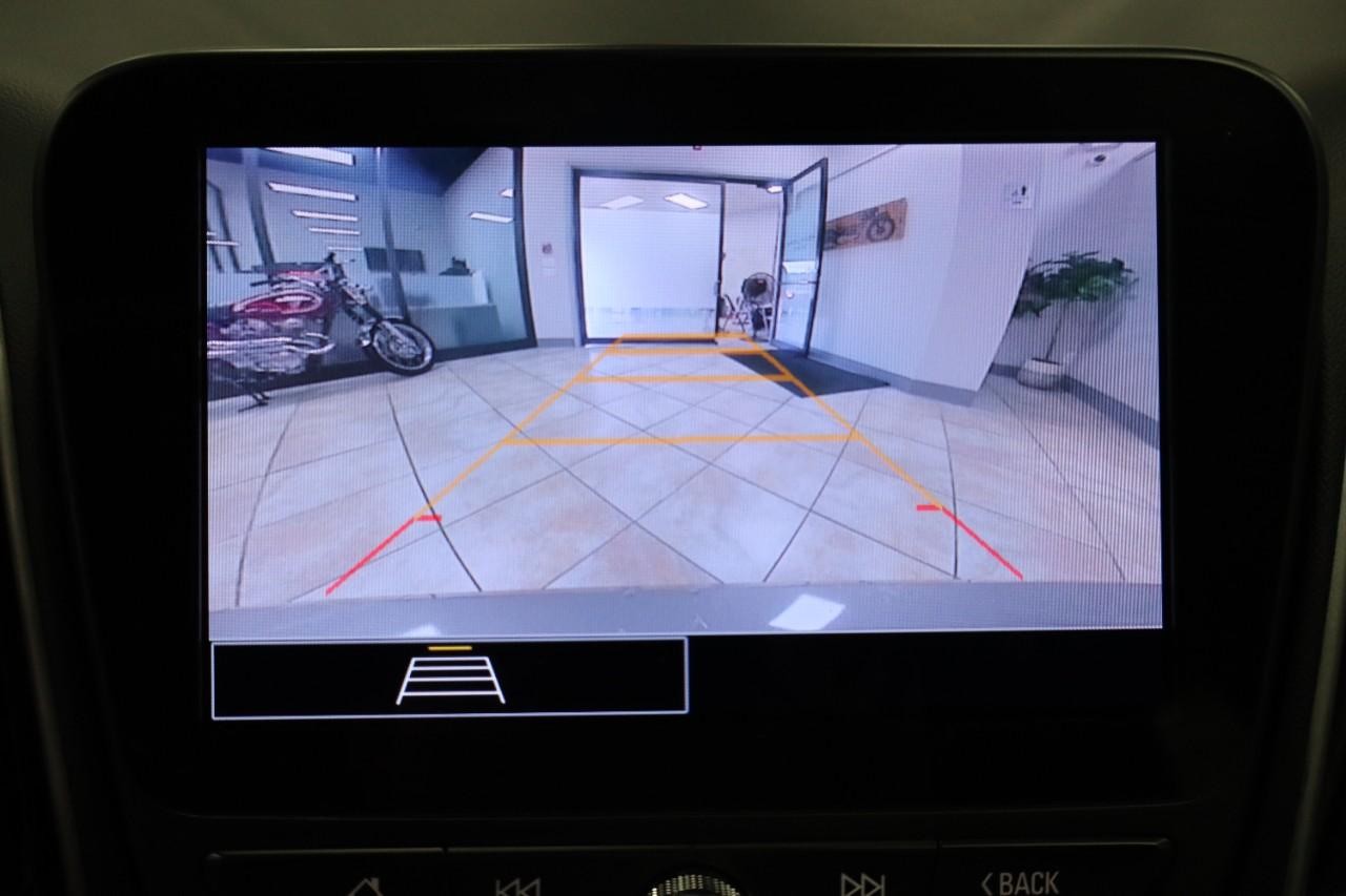 Chevrolet Malibu Vehicle Full-screen Gallery Image 14