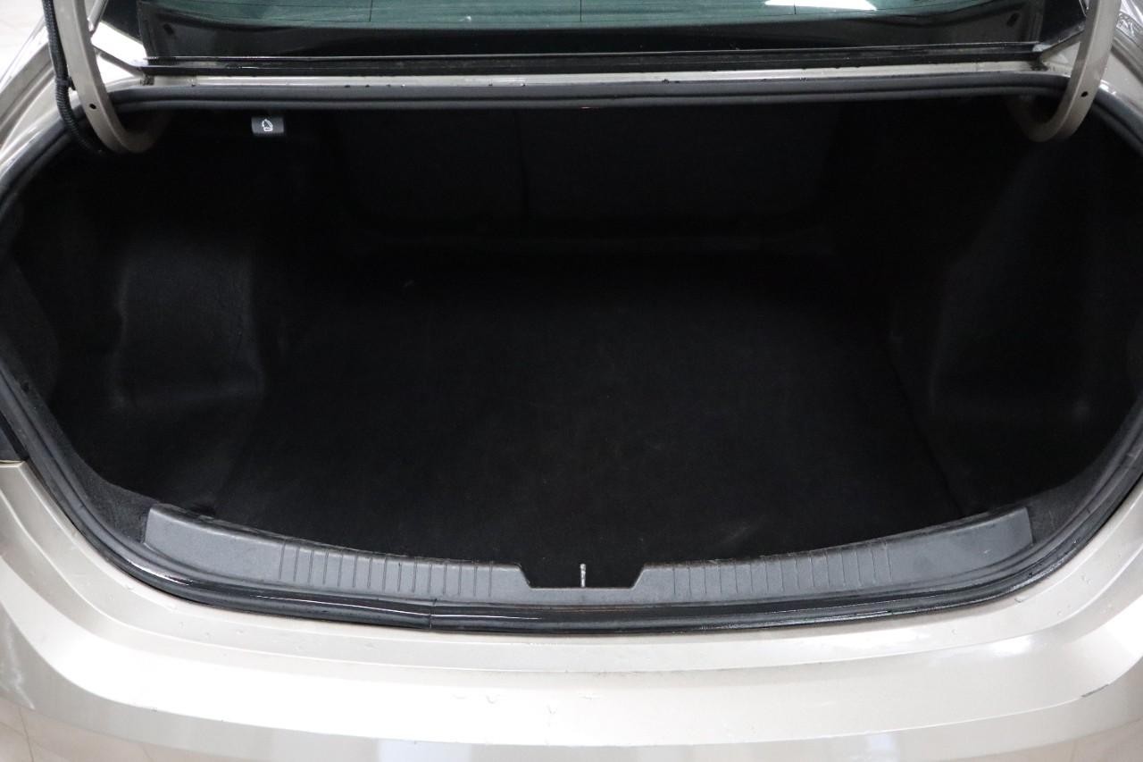 Chevrolet Malibu Vehicle Full-screen Gallery Image 18