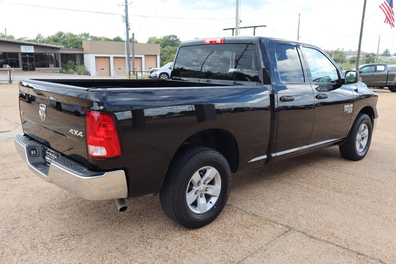 Ram 1500 Classic Vehicle Full-screen Gallery Image 5