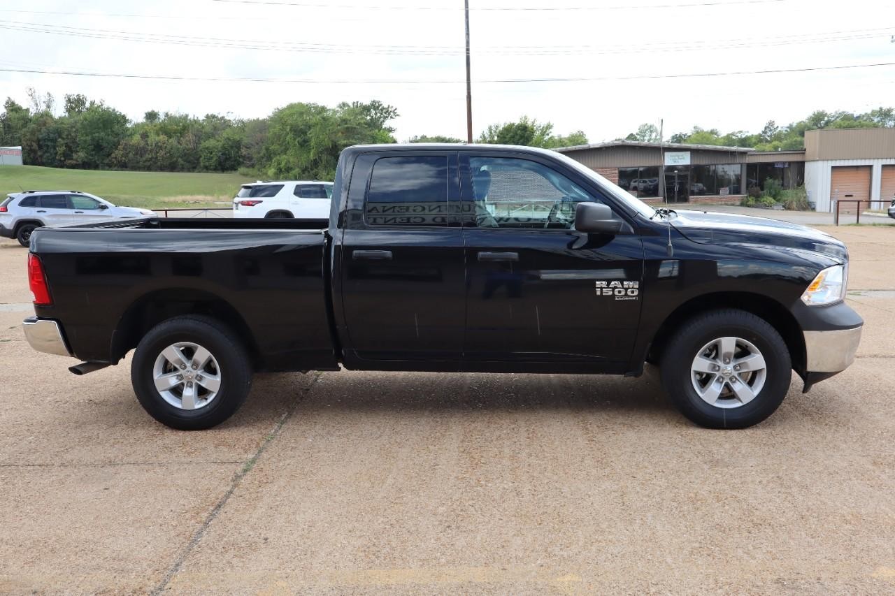 Ram 1500 Classic Vehicle Full-screen Gallery Image 6