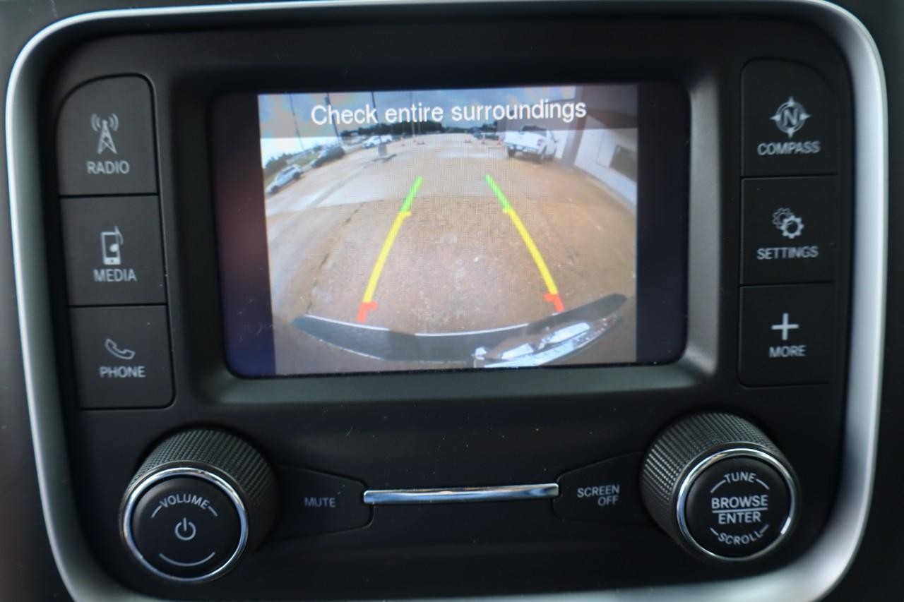 Ram 1500 Classic Vehicle Full-screen Gallery Image 13