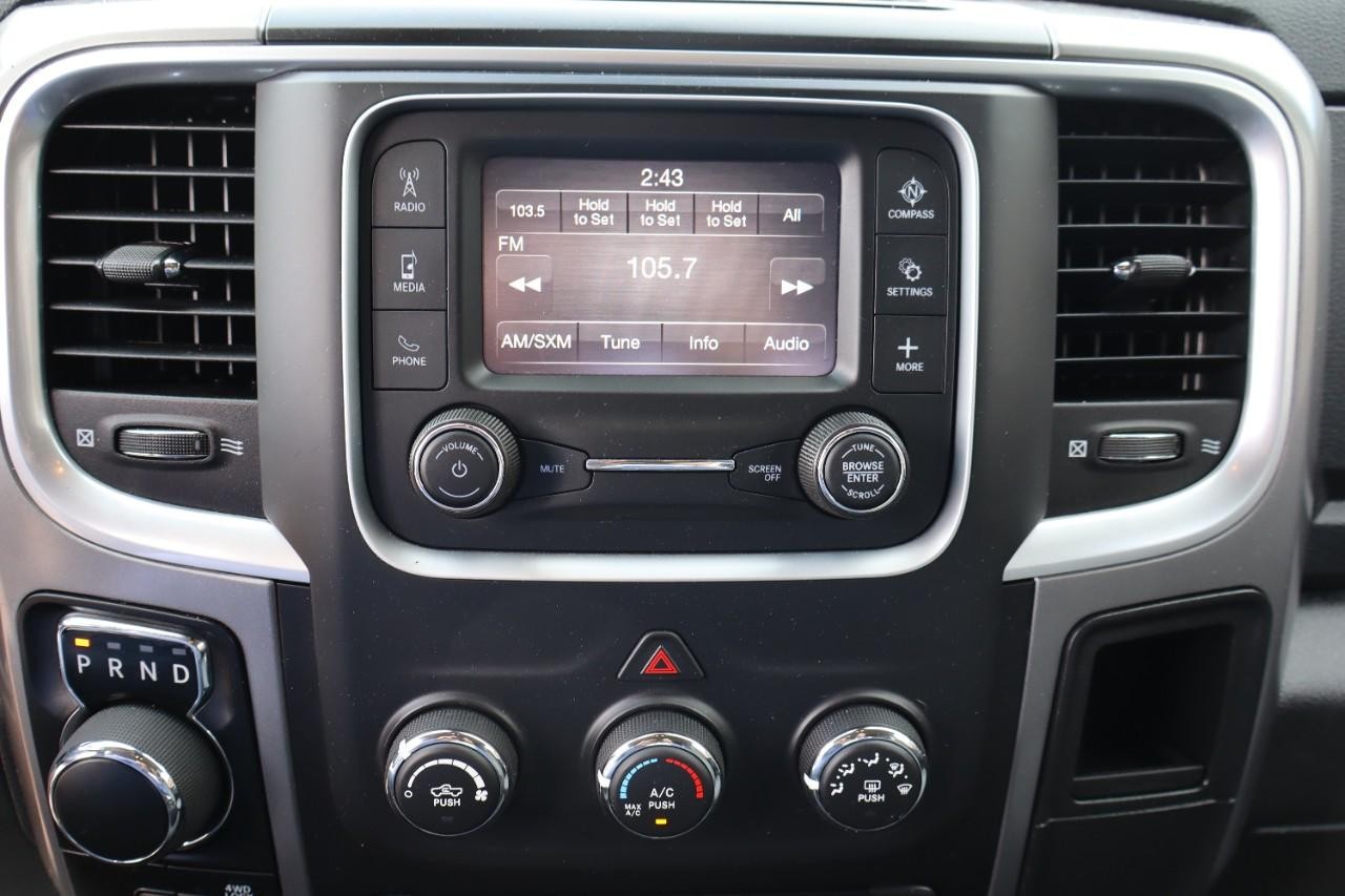 Ram 1500 Classic Vehicle Full-screen Gallery Image 14