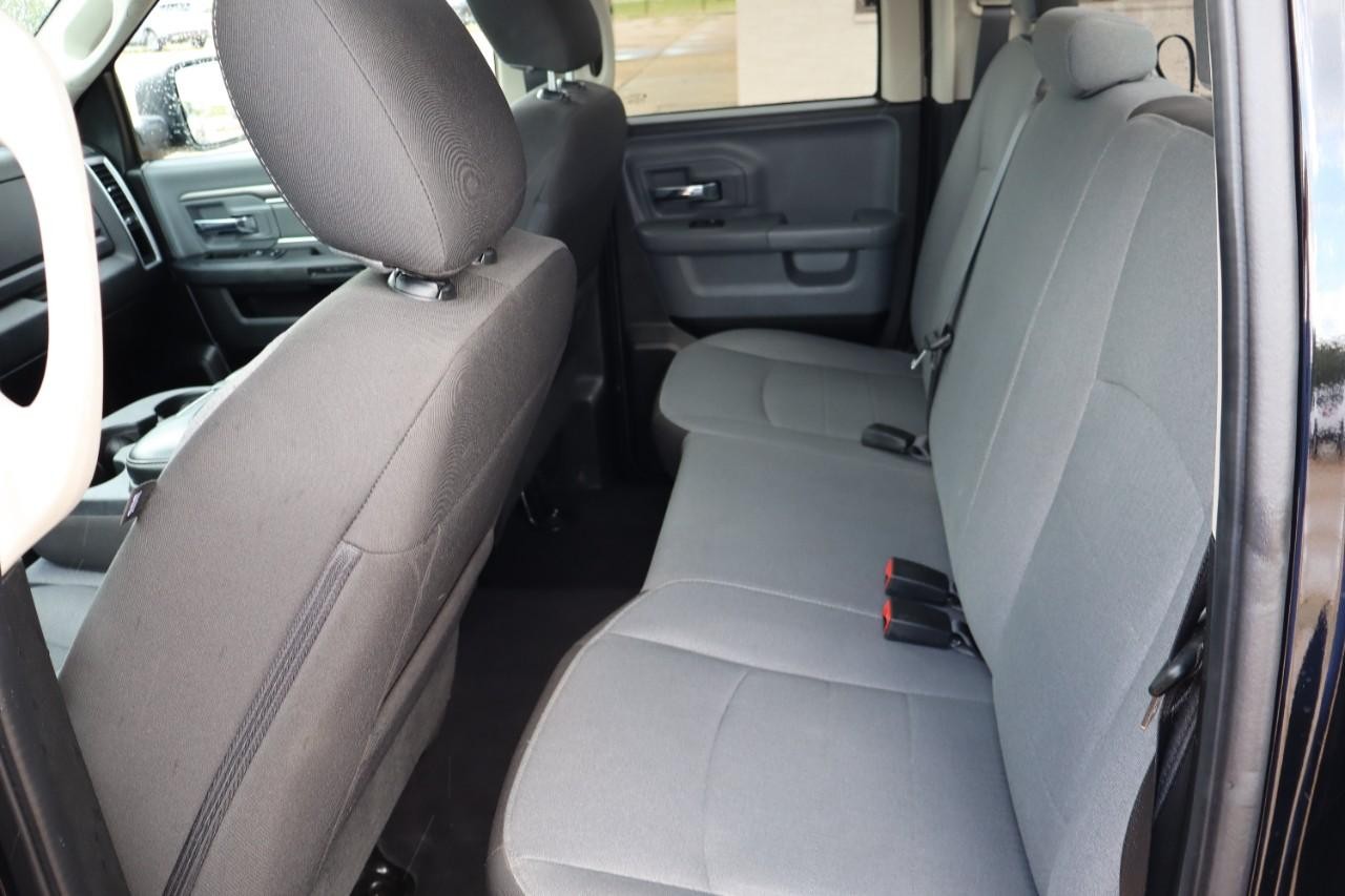 Ram 1500 Classic Vehicle Full-screen Gallery Image 16