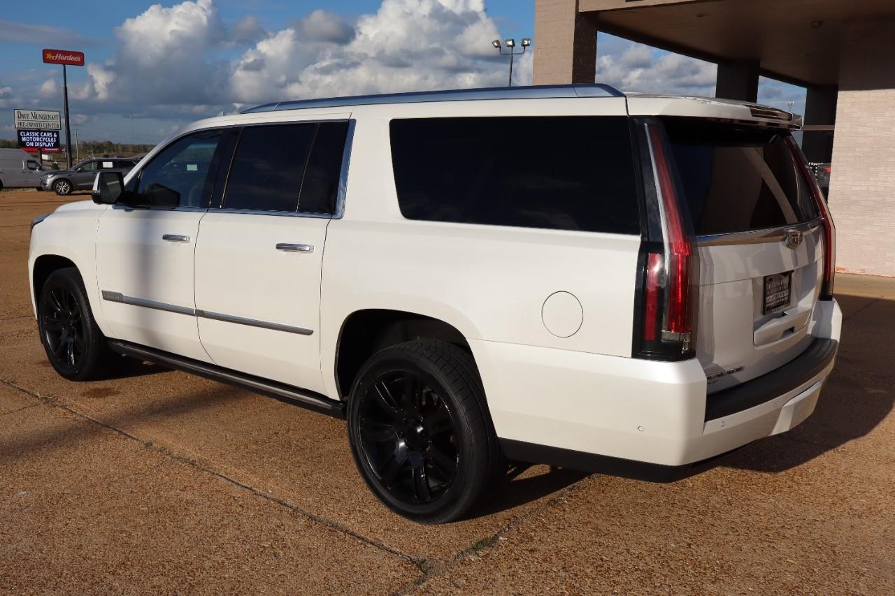 Cadillac Escalade ESV Vehicle Full-screen Gallery Image 3