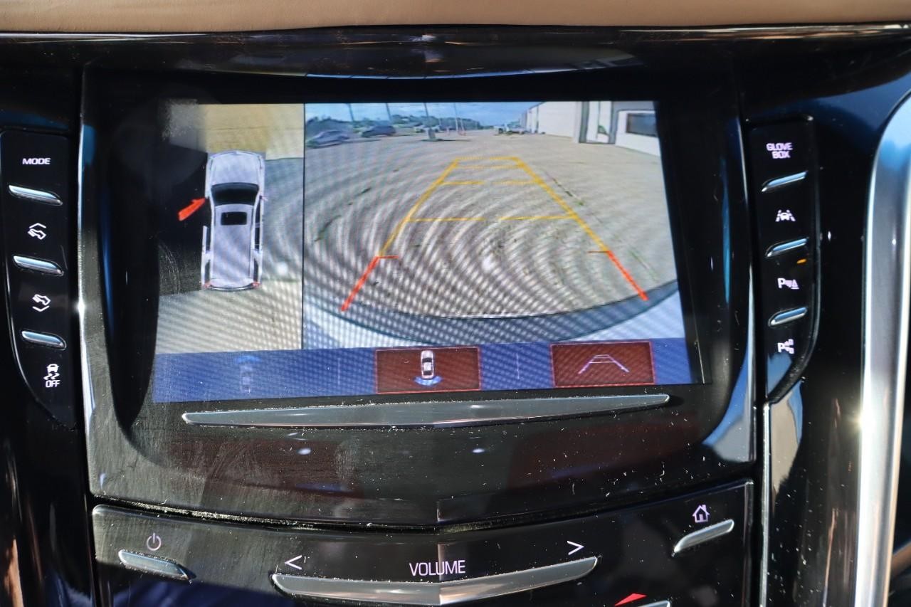 Cadillac Escalade ESV Vehicle Full-screen Gallery Image 14