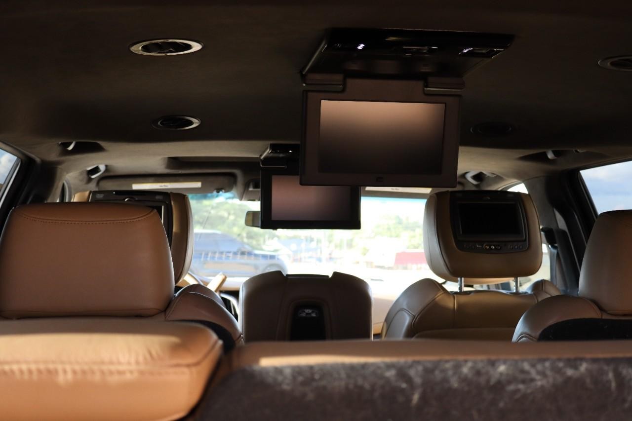 Cadillac Escalade ESV Vehicle Full-screen Gallery Image 21