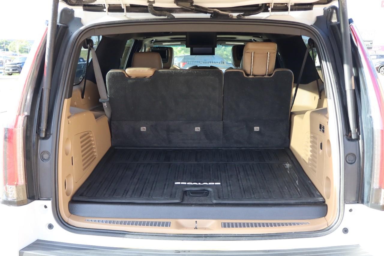 Cadillac Escalade ESV Vehicle Full-screen Gallery Image 22
