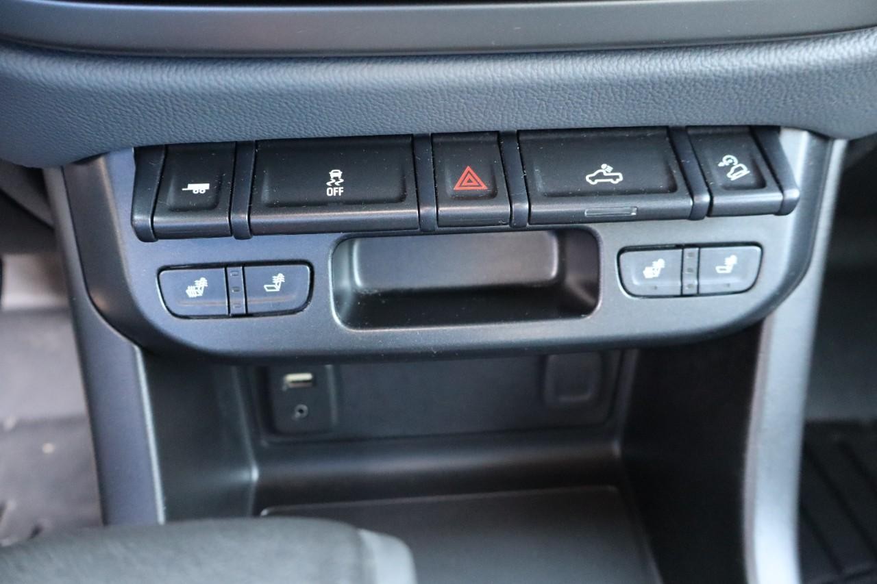 Chevrolet Colorado Vehicle Full-screen Gallery Image 15