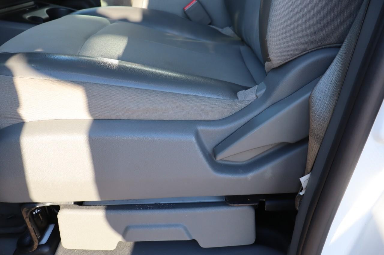 Nissan NV Cargo Vehicle Full-screen Gallery Image 10