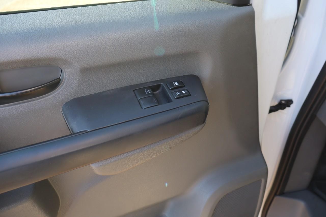 Nissan NV Cargo Vehicle Full-screen Gallery Image 11