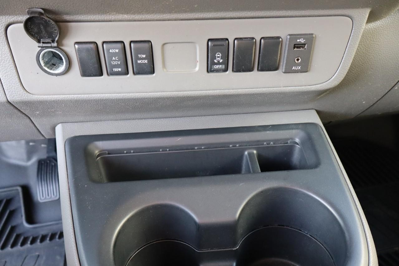 Nissan NV Cargo Vehicle Full-screen Gallery Image 14