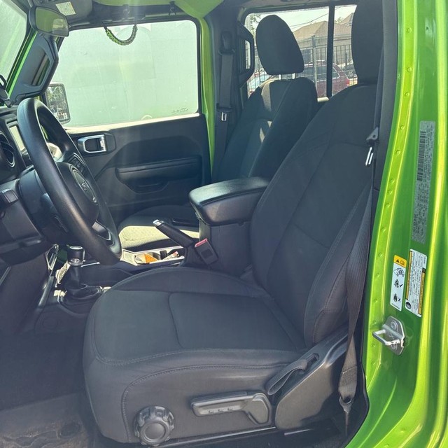 Jeep Wrangler Unlimited Vehicle Full-screen Gallery Image 5