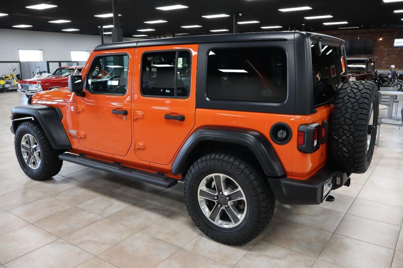 Jeep Wrangler Unlimited Vehicle Full-screen Gallery Image 3